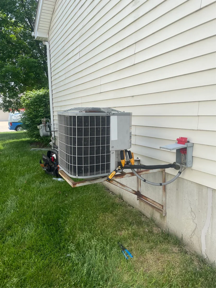 Outdoor air conditioner before replacement in St. Charles, Missouri.