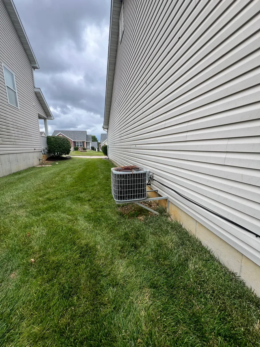 Outdoor air conditioner before replacement in Wentzville, Missouri.